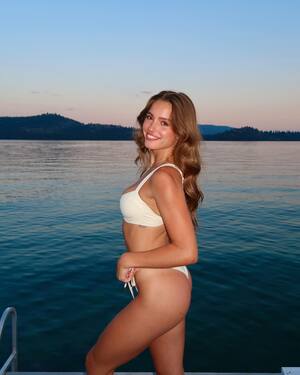 Sylvia Snyders nude 11