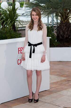 Taissa Farmiga nude 4