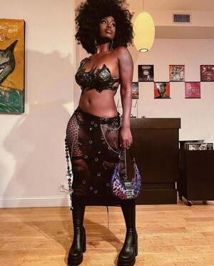 Tanerelle nude 4