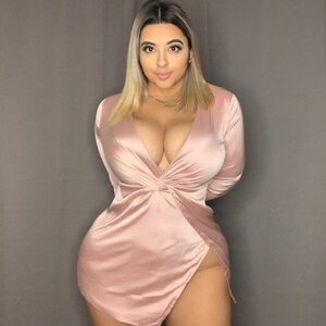 Tania Bombon nude 4