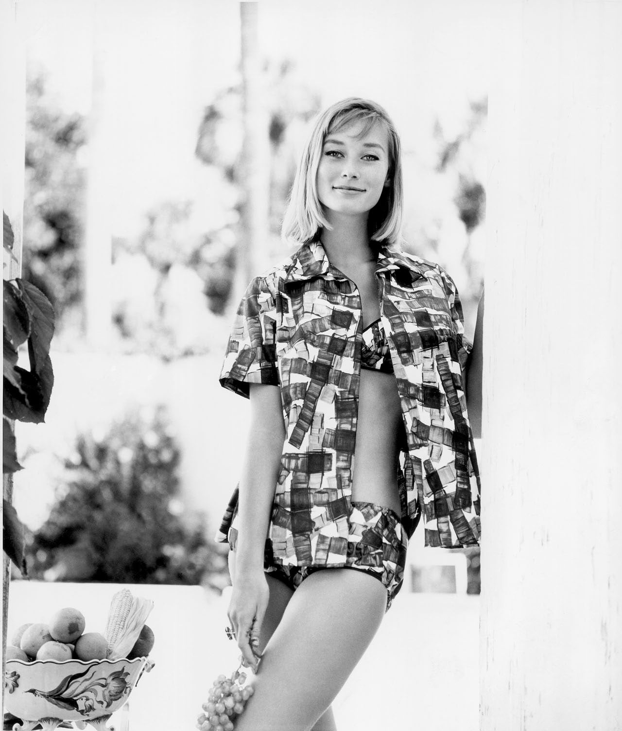 Tania Mallet nude 10