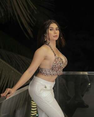 Taniya Chatterjee nude 4