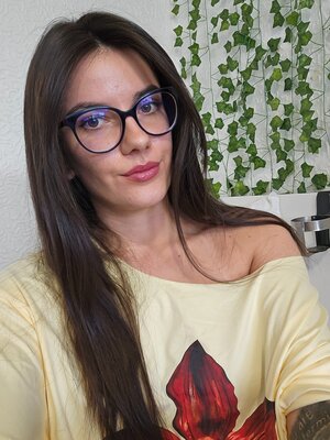 Tannyia nude 10