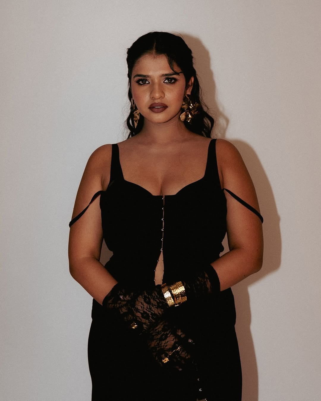 Tarini Shah nude 4