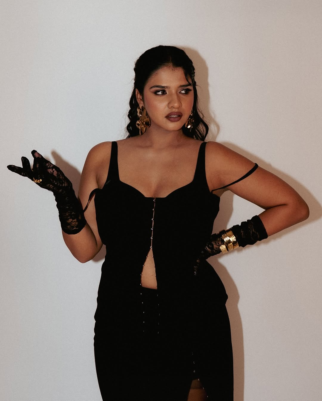 Tarini Shah nude 6