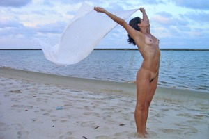 Tati Bellotti nude 3