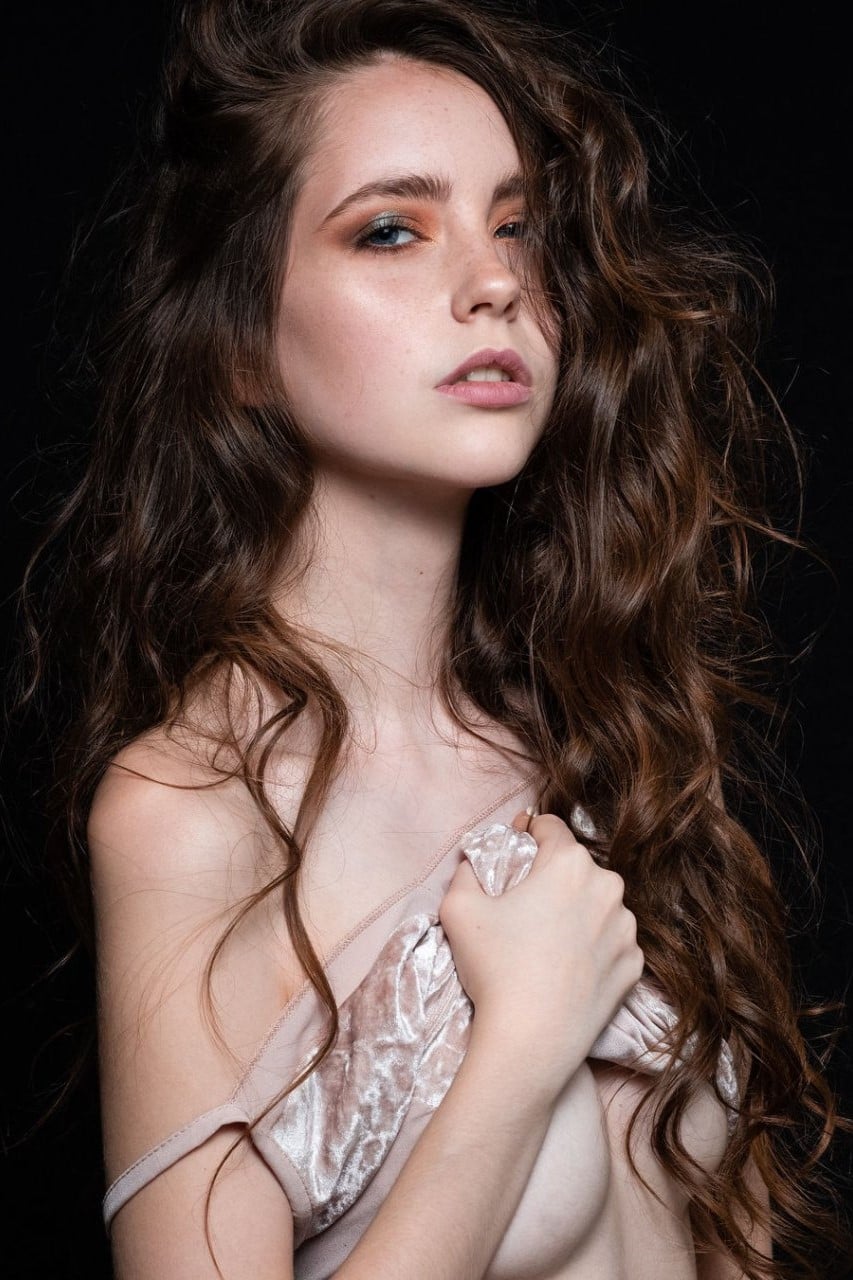 Tatiana Sassoye nude 6