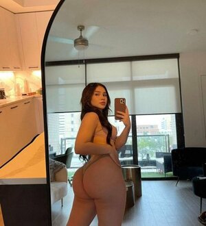 Tayler Hills nude 12