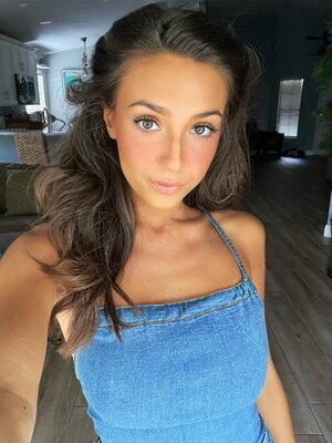 Taylor Alesia nude 11
