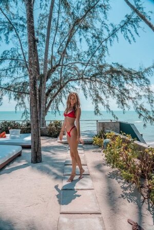 Taylor Ballard nude 8