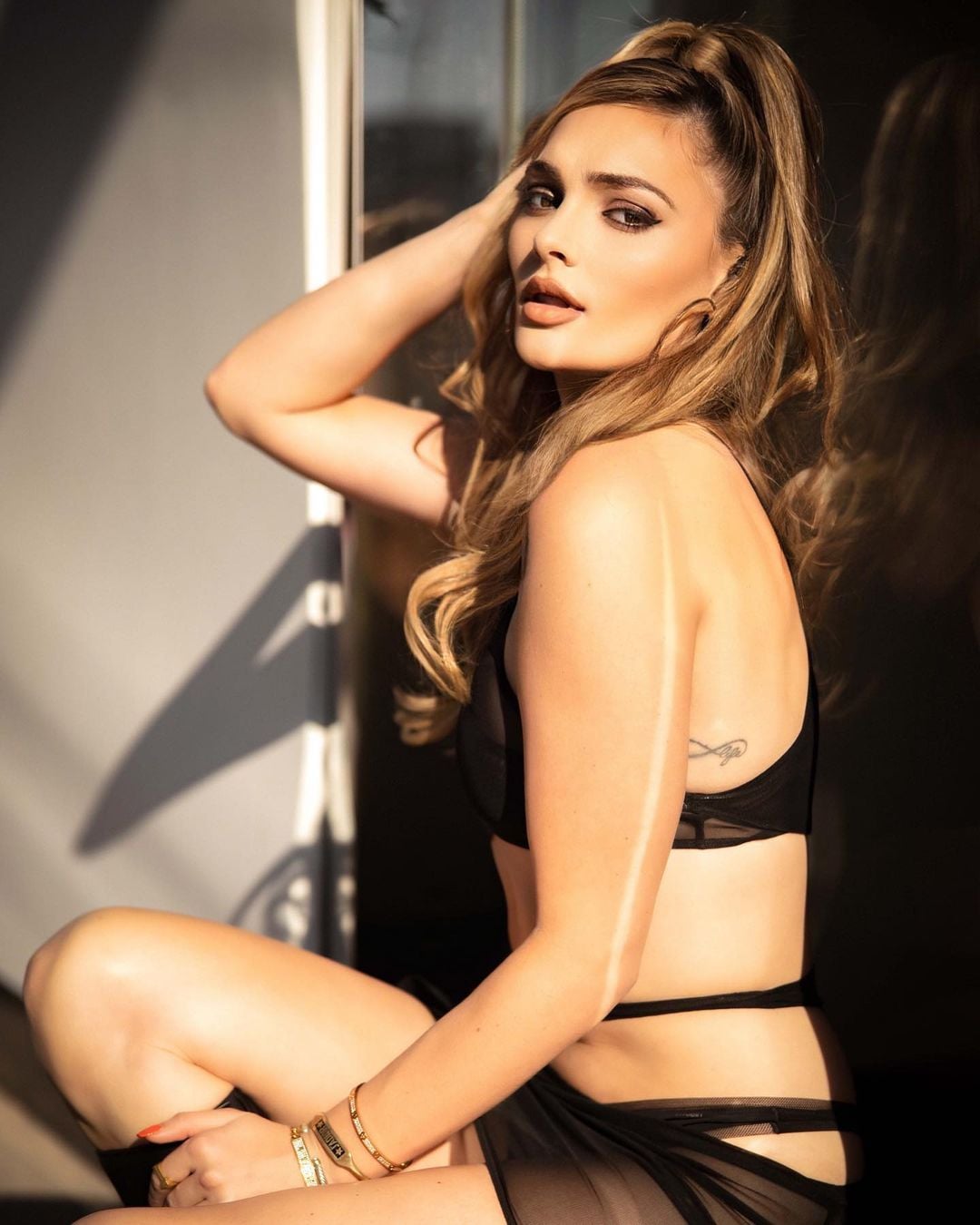 Taylor Bernard nude 4