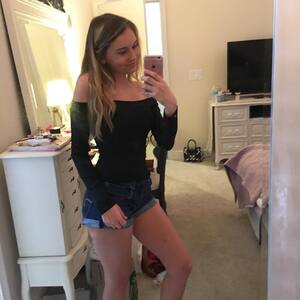 Taylor Darling nude 5
