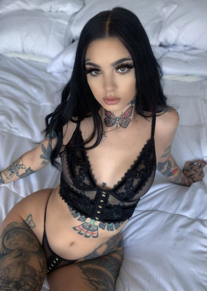Taylor White nude 5