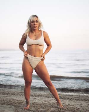 Taylor Wilde nude 3