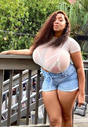 Temptress119 nude 4
