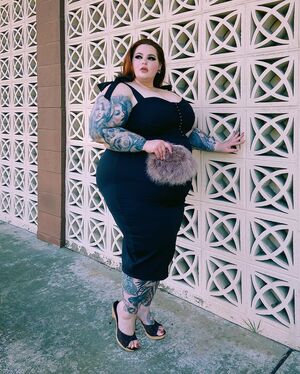Tess Holliday nude 10