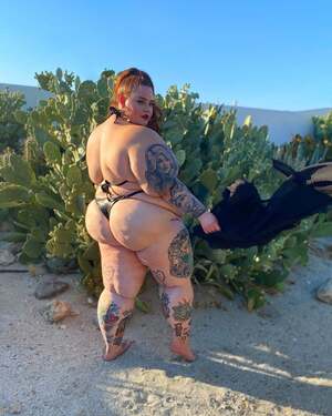 Tess Holliday nude 3