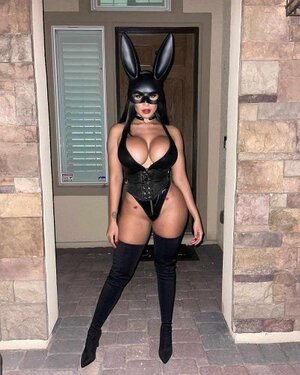 Thalia Garcia Moran nude 9
