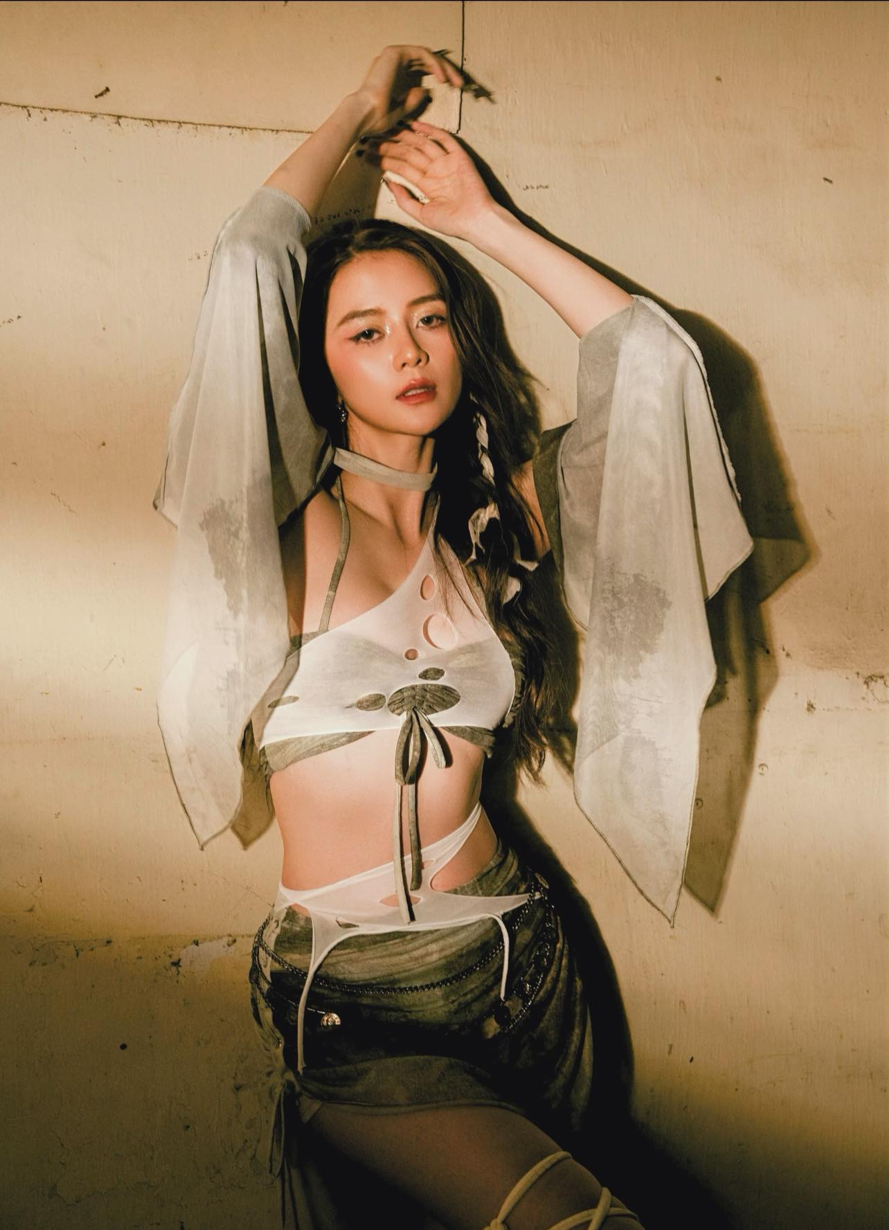 Thieu Bao Trang nude 2