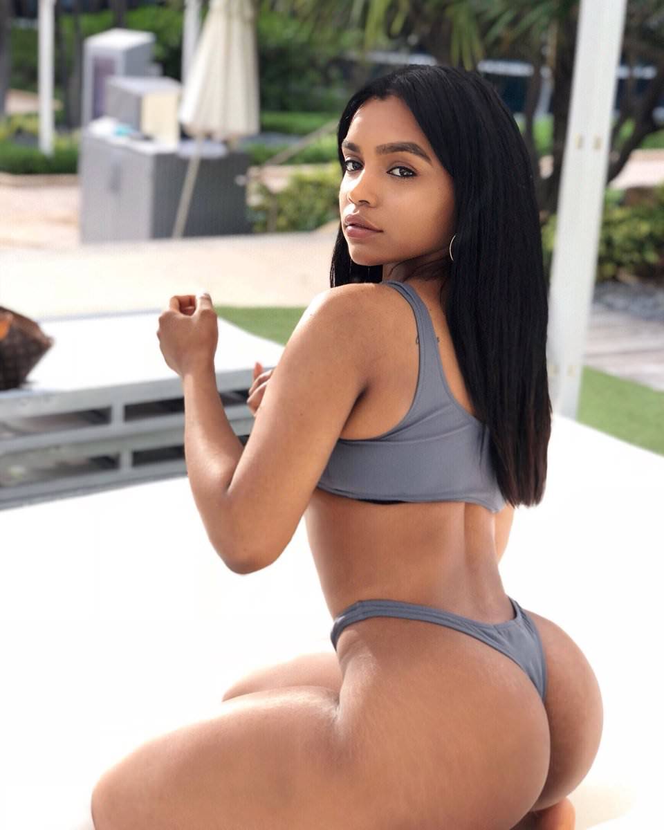 Thurria nude 5