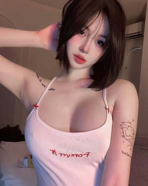 Thy Phuong nude 10
