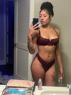 Tia Tamera nude 5