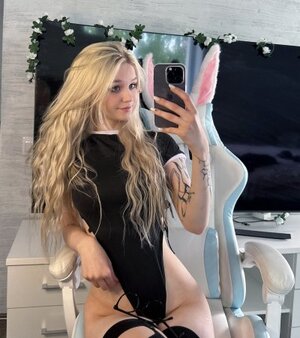 Tiny Joy nude 4
