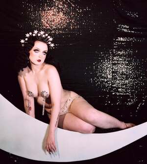 Toby Taylor nude 6