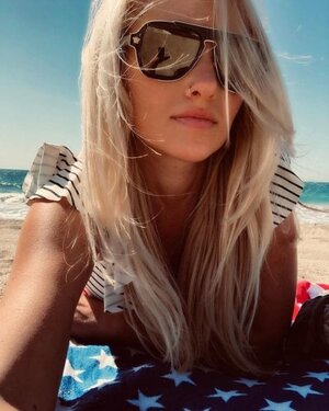Tomi Lahren nude 8