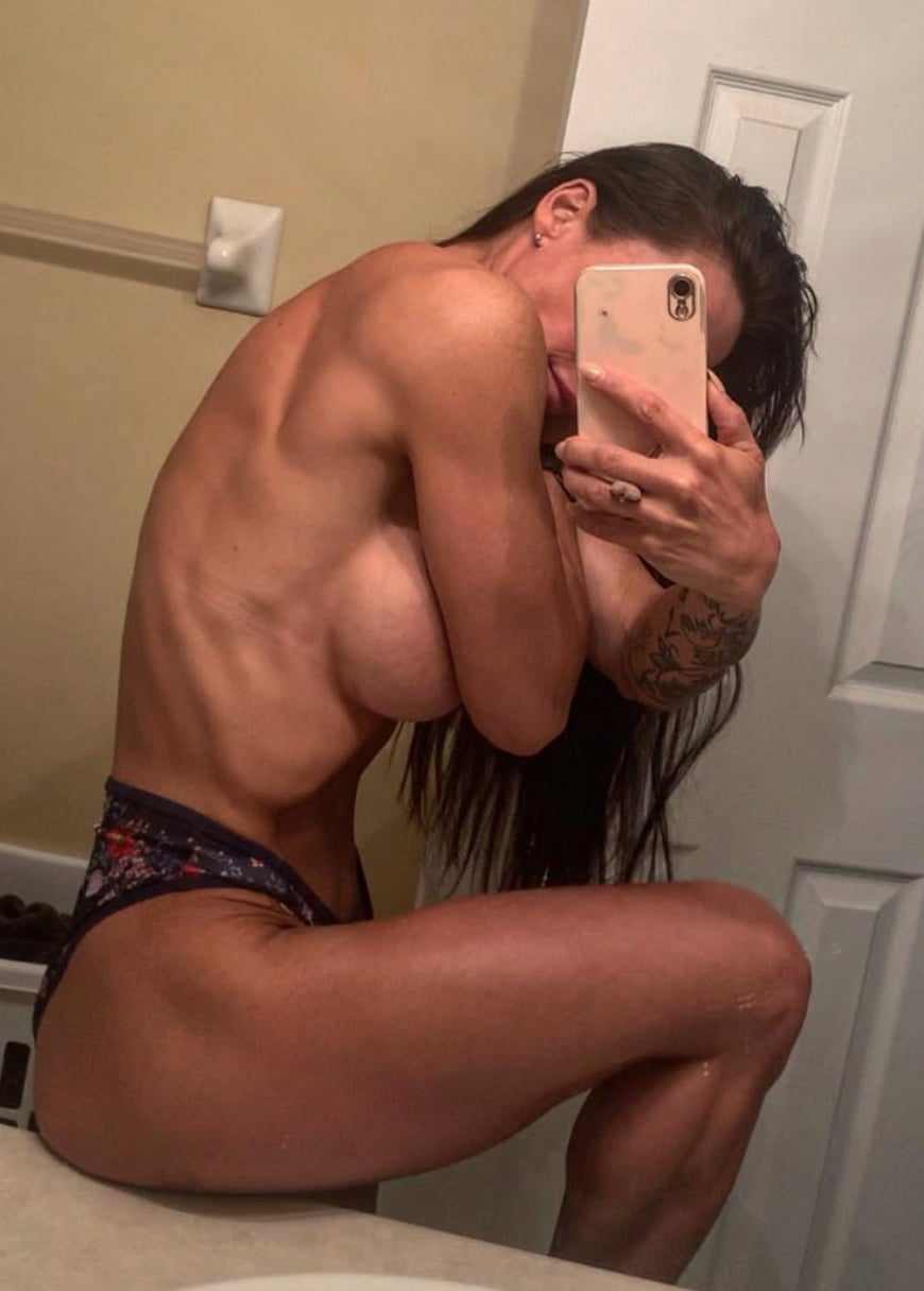 Toni Balony nude 9