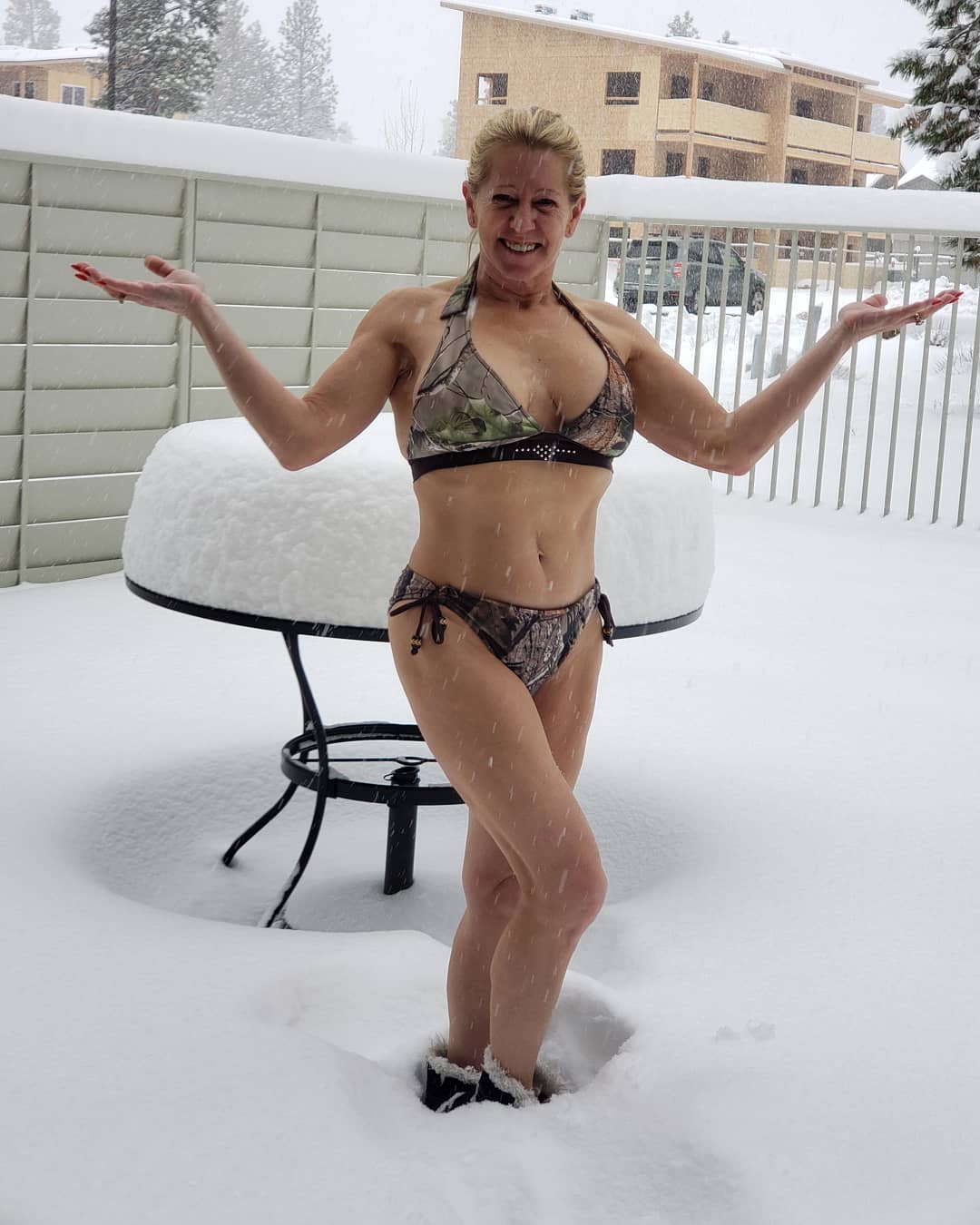 Tonya Harding nude 7