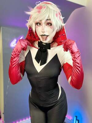 Toothless Teddie nude 7