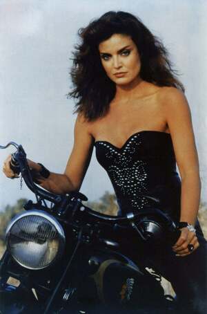 Tracy Scoggins nude 12