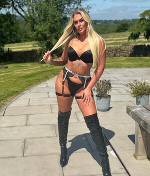 Trucker Baddie nude 2