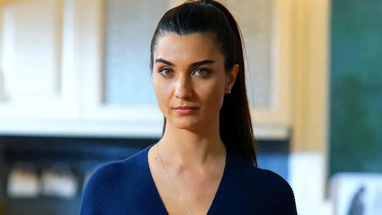 Tuba Buyukustun nude 6