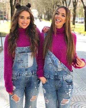Twin Melody nude 10