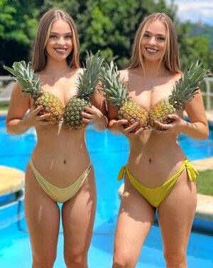 Twin Melody nude 2