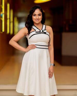 Udari Warnakulasooriya nude 9