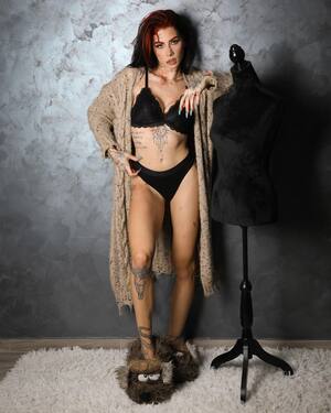 Una Kablar nude 2