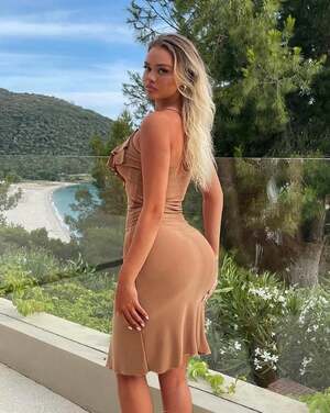 Uresa Zogu nude 3