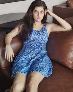 Urvi Singh nude 4