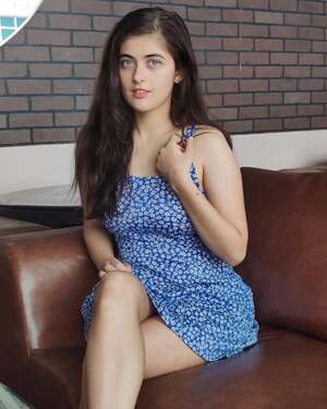Urvi Singh nude 6