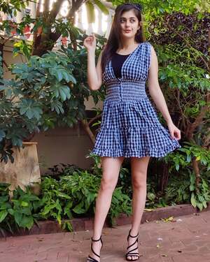 Urvi Singh nude 8