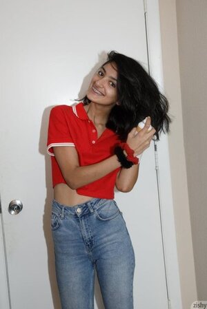 Ushna Malik nude 1