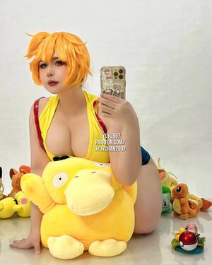Uyuy Chan nude 6
