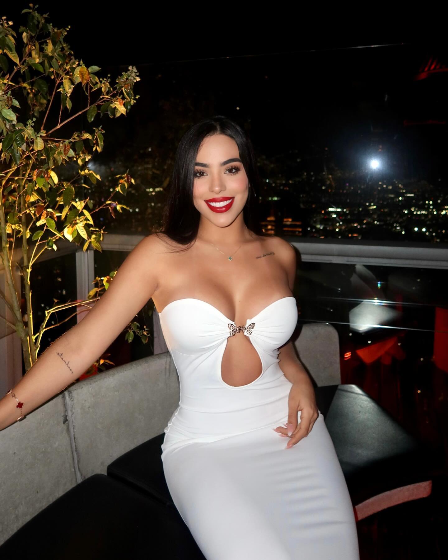 Valentina Abello nude 3