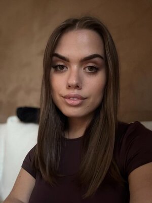 Valentina Midget nude 6