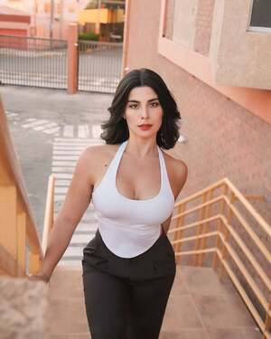 Valentina Runco nude 10