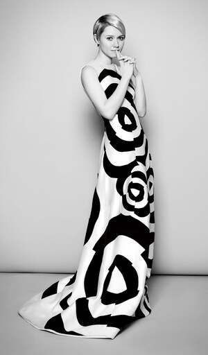 Valorie Curry nude 4