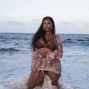 Vaneque Udell nude 4